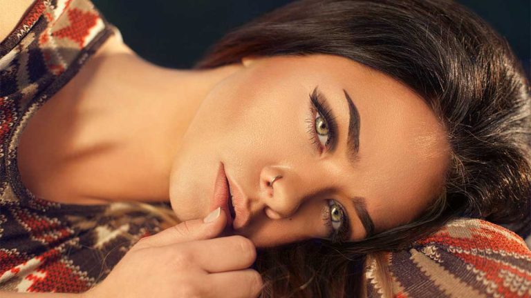 Je bent prachtig, wenkbrauwen bijtekenen