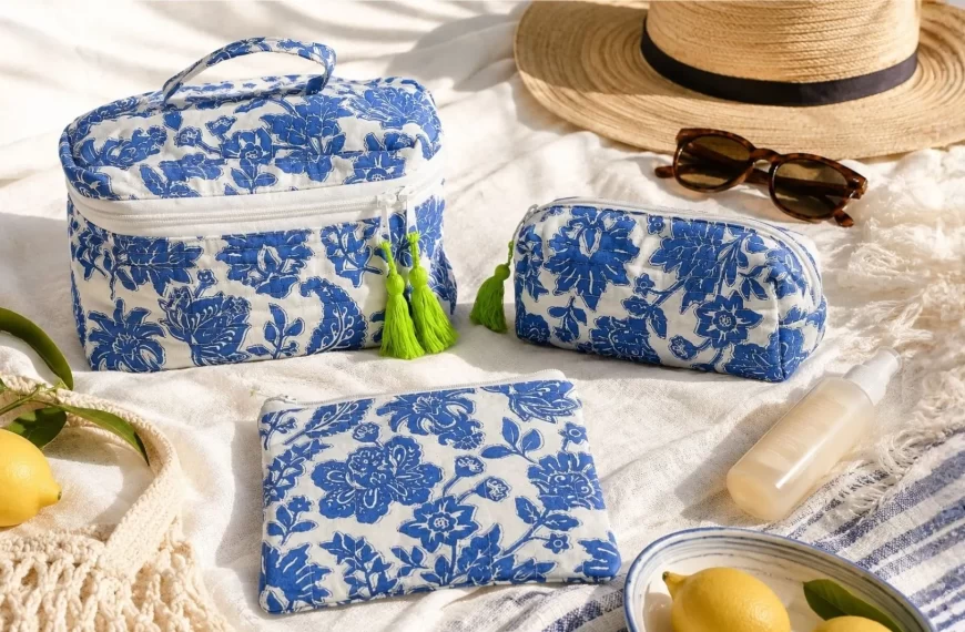 Deze toilettassen van Zeeman zien eruit alsof je ze in een boetiekje aan de Middellandse Zee hebt gekocht